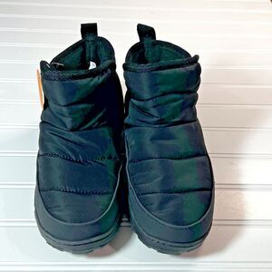 Dearfoams Women's Black Bootie Size S 5-6 Winter Ankle Indoor Outdoor Boots NWT